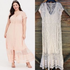 Torrid Ivory Lace button front Maxi dress